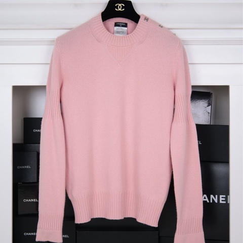 Chanel 15年樱花粉山羊绒书包扣针织套头毛衣外套