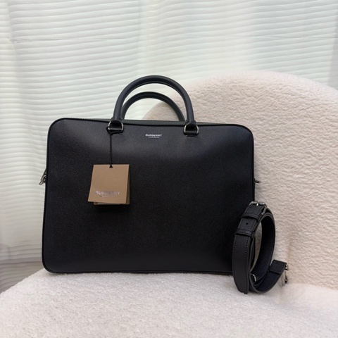 Burberry 黑色牛皮手提公事包