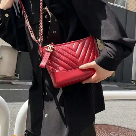 CHANEL香奈兒20C玫紅V紋牛皮流浪包小號🎸附防塵袋