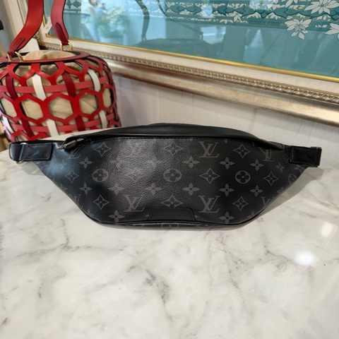 LV 黑灰原花Discovery PM銀釦一字拉胸腰包M46035