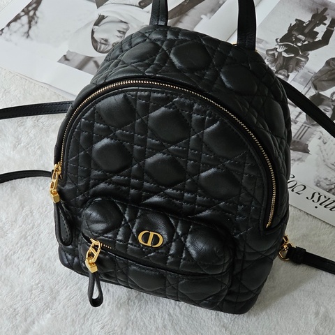Dior 黑色小後背包