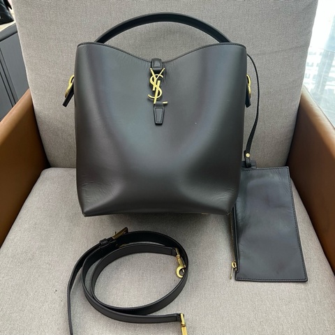 YSL/聖羅蘭 黑色亮面牛皮水桶包 金標 25年編碼
