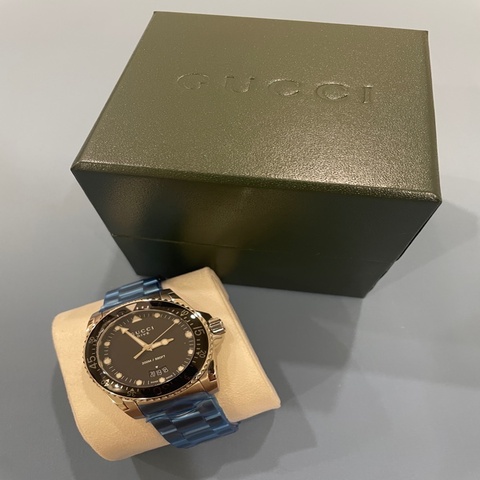 Gucci Dive男士潛水石英黑色錶盤銀色鋼帶手錶