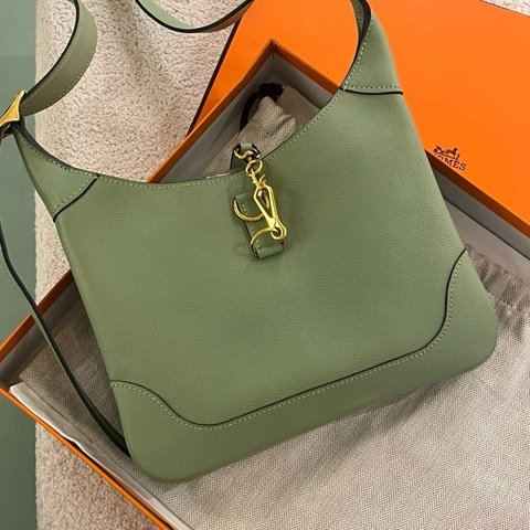 🥑愛馬仕Hermes trim duo 24斜挎包單肩包 牛油果綠 金扣 ec皮