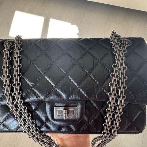 小巴黎二手名牌真品Chanel 2.55  黑銀 膜在 有卡28開 雙蓋 市價37萬