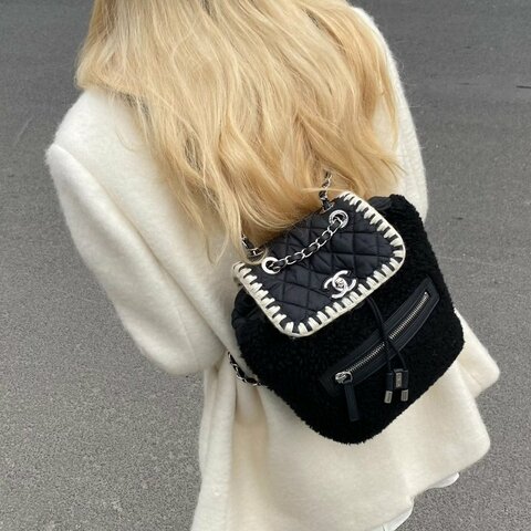 chanel毛呢後背包23*19*13  98新配件塵袋保卡