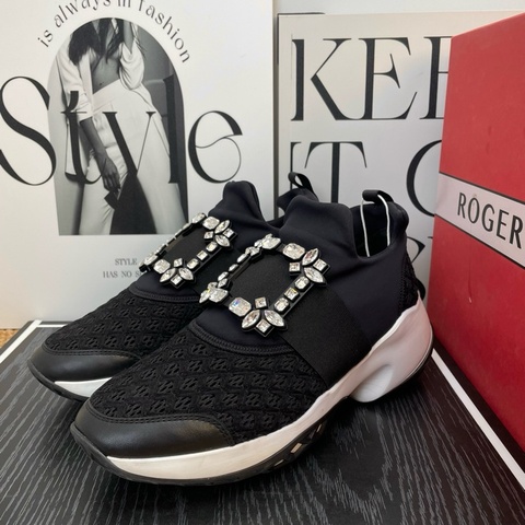 Roger Vivier 黑色白底水鑽休閒鞋  39碼