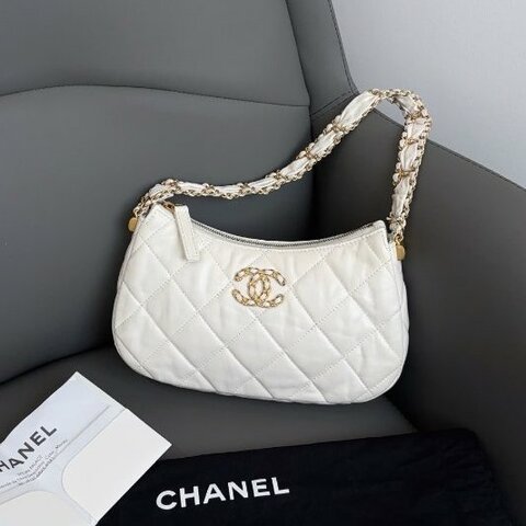 近新品 香奈兒/Chanel 19Bag大號 白色金扣腋下hobo 芯片款