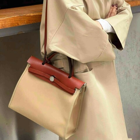 Hermes  Herbag31 手提斜挎包 卡其色拼楓葉紅帆布包A刻