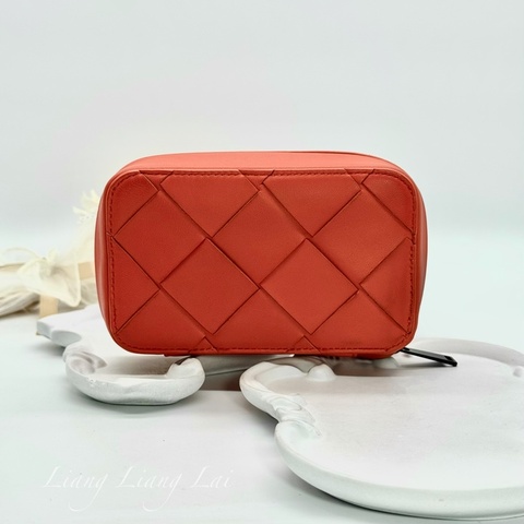 BOTTEGA VENETA BV大格編織小羊皮亮橘色萬用收納包