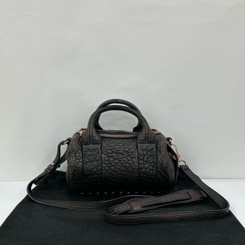 Alexander wang/壓力山大王 鉚釘斜背包 黑色與巧克力色結合 鉚釘慵懶颯風