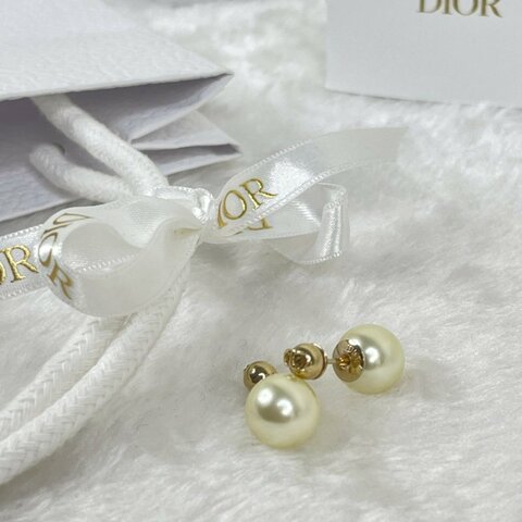 DIOR 珍珠耳針耳環