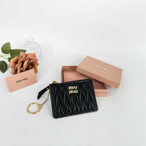 MIUMIU Matelassé帕皮皮革卡片套