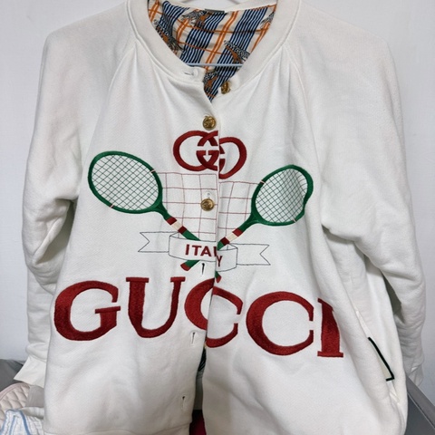 Gucci 外套 買好幾萬😭