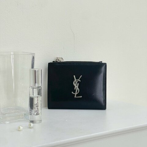 YSL 滑面牛皮對折零錢袋短夾
