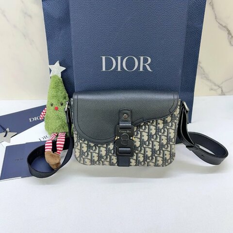 DIOR Oblique Saddle米黑翻蓋郵差包