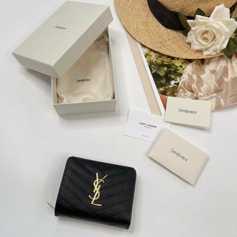 YSL 魚子醬拉鍊對折6卡零錢袋短夾