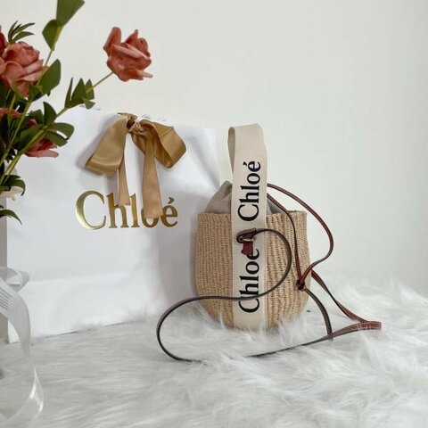 Chloé 素色草編束口圓筒包