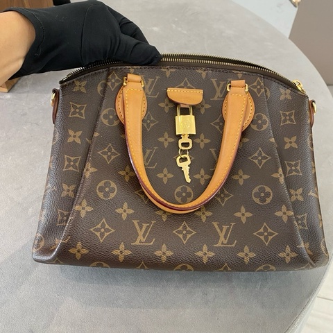 99新 Louis Vuitton rivoli餃子包小號 手提包斜背包