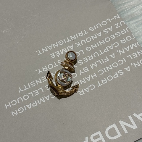 CHANEL 雙C船錨⚓️胸針 金