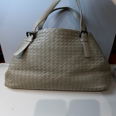葆蝶家/Bottega Veneta    米灰色 羊皮 長 40 x 寬 28 x 高 30 cm
