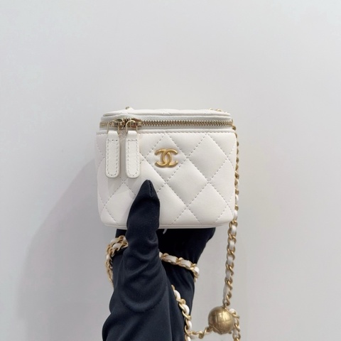 Chanel香奈兒 白色金扣菱格羊皮金球Mini迷你小盒子