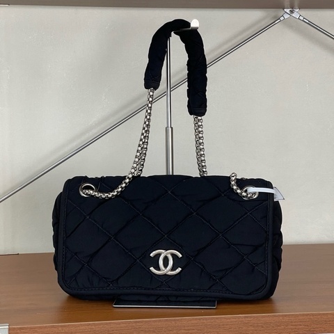Chanel 香奈兒 中古黑色雲朵泡芙包cf 小號單肩包斜挎包 銀扣