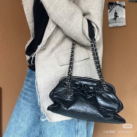 98新🖤☁️#香奈兒 #雲朵包 #黑銀 #盒子塵袋