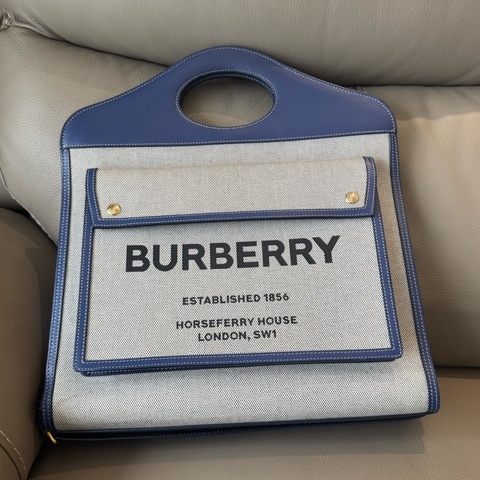 Burberry巴寶莉/藍色大號pocket單肩包