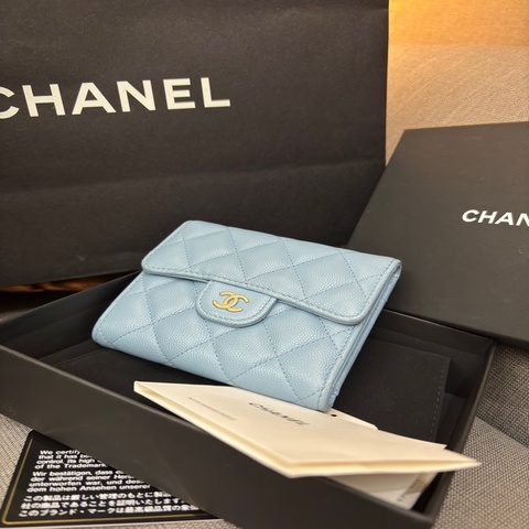 CHANEL經典口蓋短夾 荔枝牛皮寶寶藍 淡金釦 尺寸 12*11*2.5
