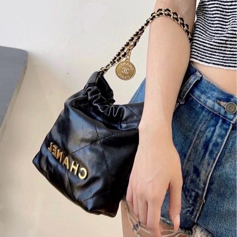 💎Chanel香奈兒｜24a限量特別款｜黑金mini Bag珍珠鏈迷你垃圾袋 ｜牛皮｜99新芯片款