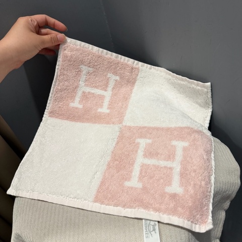 Hermes 愛馬仕 Avalon 毛巾 丁香粉 小浴巾