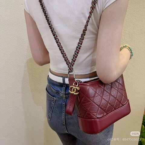 CHANEL 酒紅色小號流浪包 20*15*8 98新配件保卡塵袋