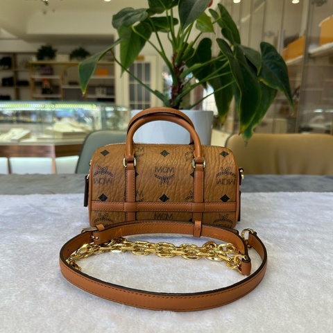 MCM  小號波士頓枕頭包尺8.5 x 19.0 x 10.0 釐米