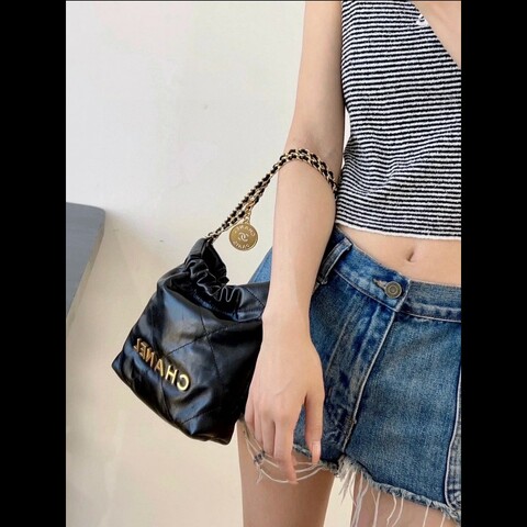 Chanel 香奈兒 24a限量特別款⭐️黑金mini Bag珍珠鏈迷你垃圾袋 牛皮99新芯片 
IPRX