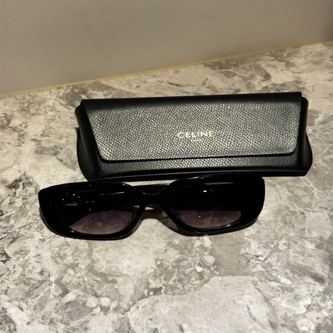 CELINE CL40216U 黑色方框太陽眼鏡（附原廠眼鏡盒）