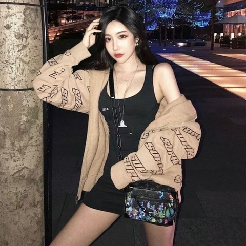 LV soft trunk 小盒子包 限量黑老花拼接花卉塗鴉系列 18.5*12*7.5 9新 配件塵袋