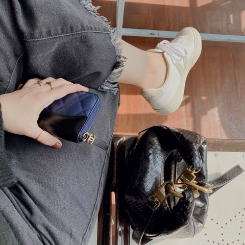 Chanel 拉鍊錢包零錢包卡包 藍色拼黑色 金扣 羊皮 11*7*2 95新 配件塵袋