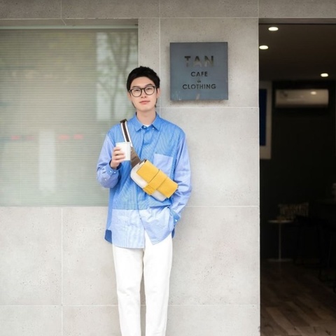 Fendi 法棍帆布包 25*15*3.5 9新 配件塵袋 肩帶