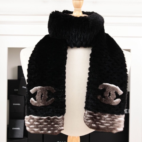 Chanel 灰黑拼接兔毛CC皮草围巾