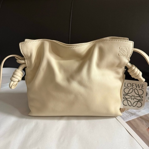 LOEWE羅意威 Flamenco福袋單肩包斜挎包手拿包 米白色