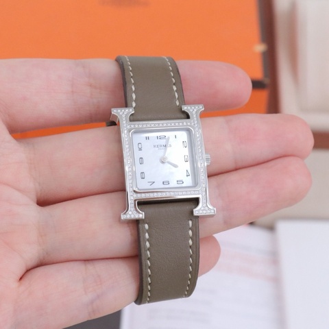 Hermès愛馬仕 Heure H女士石英表 HH1.235，表徑21*21mm，原鑲鑽，白貝母盤 配件盒子證書