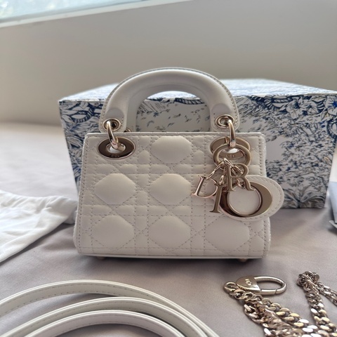 ✨【收藏級大全套】夢幻白金 Lady Dior Micro｜12 × 4 × 11 cm｜附件齊全｜加贈高質感鍊帶