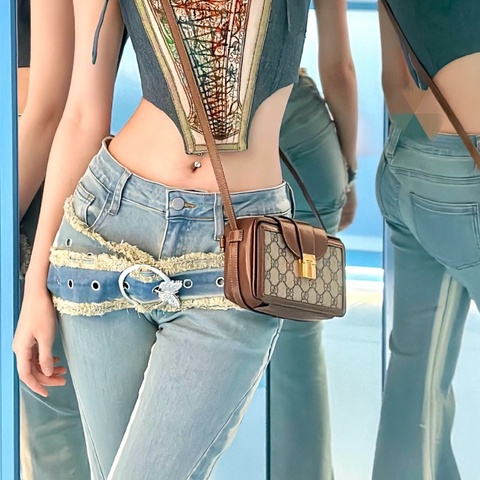 古馳/Gucci 金扣老花盒子斜挎包 底長18