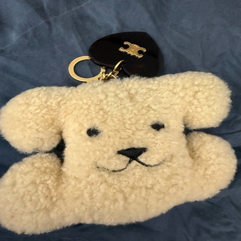 Celine 琥珀色愛心狗狗吊飾