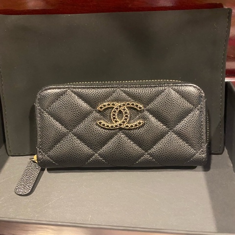 CHANEL小香卡夾大雙C