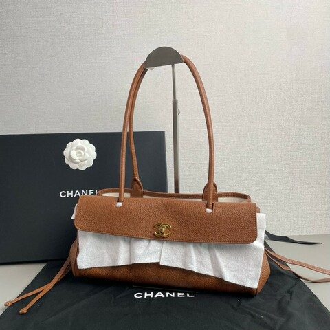 Chanel香奈兒 26S法棍焦糖色荔枝皮金扣
全新 芯片款
尺寸：32×14
附件：塵袋 包裝盒 購證
