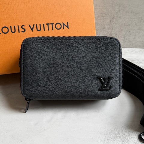 LV alpha 小牛皮小包