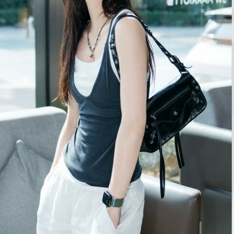 BALENCIAGA  Le Cagole 黑色羊皮銀扣機車包