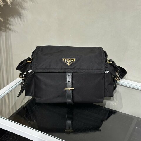 PRADA Prada Explore中號郵差包 - 黑金